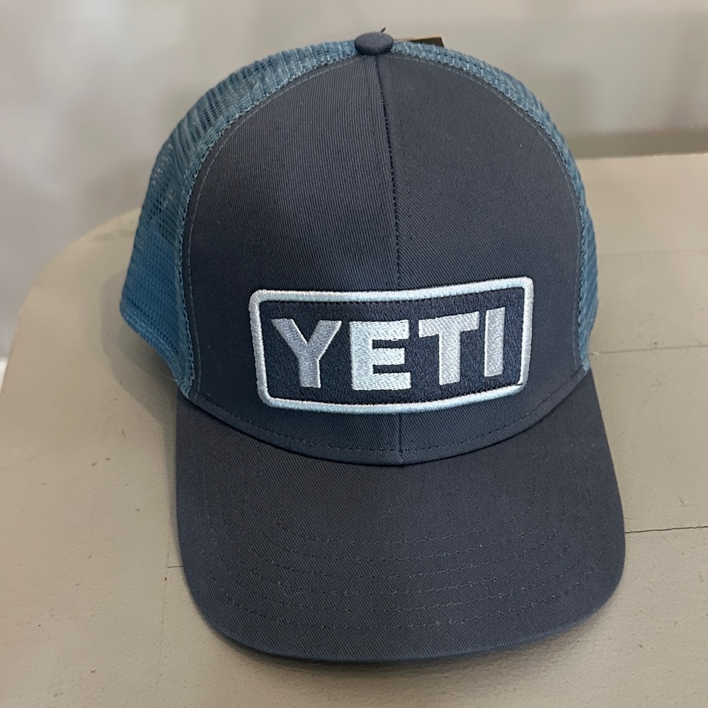 NWT Yeti trucker hat